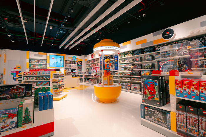 Interior of new LEGO® Airport Store at Terminal 4 (2)