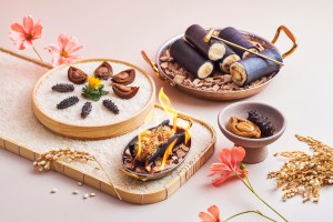 peach blossoms abundance harvest set