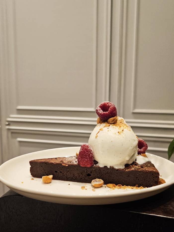 market bistro review brownie