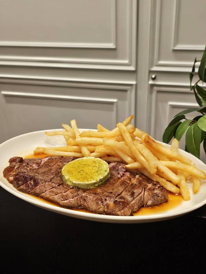 market bistro review steak frites