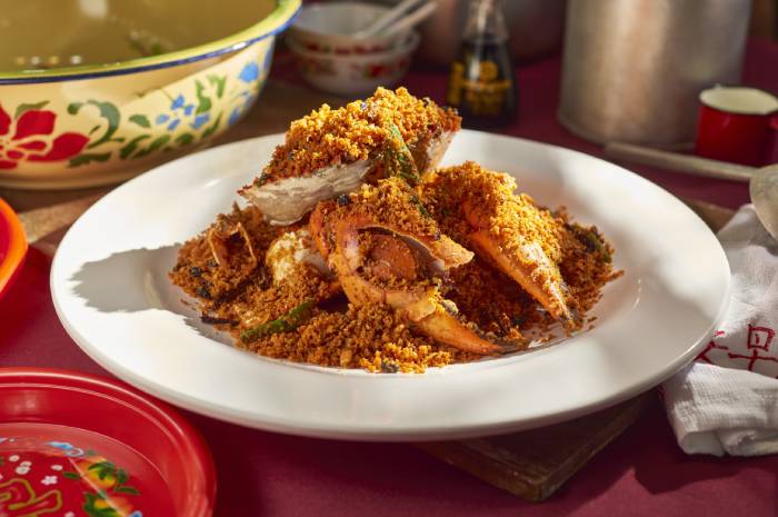 hey kee typhoon shelter style crabs