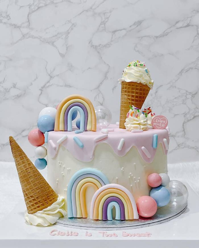 customised cakes honeypeachsg bakery