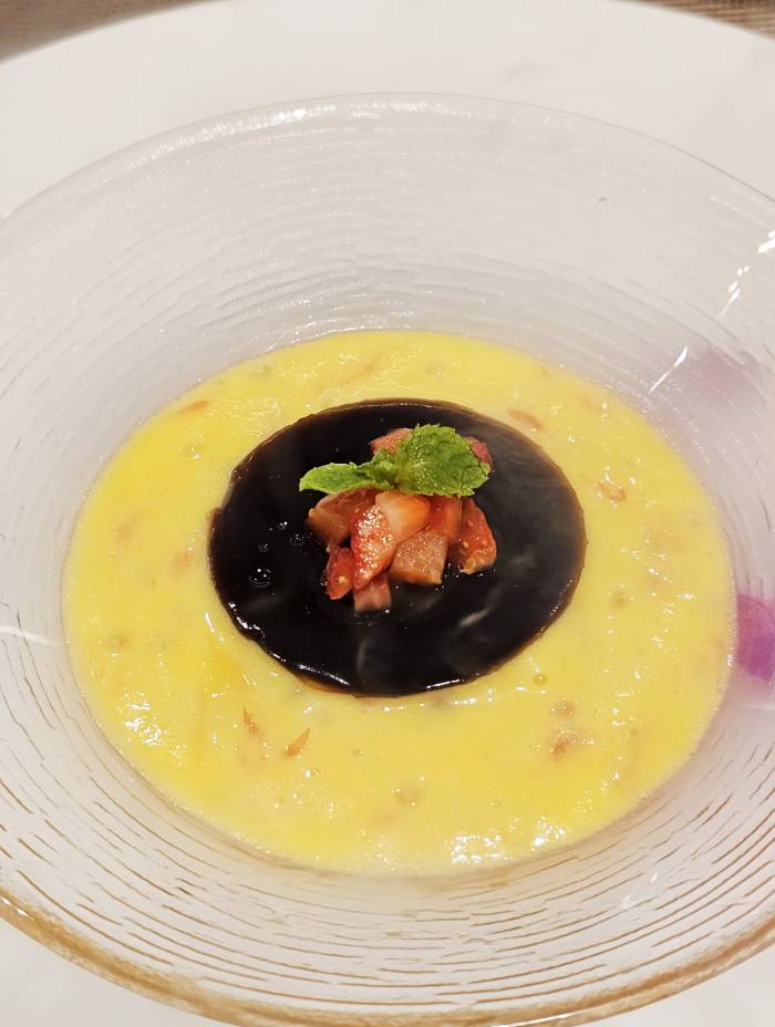 Chilled Herbal Jelly with Mango Sago & Pomelo
