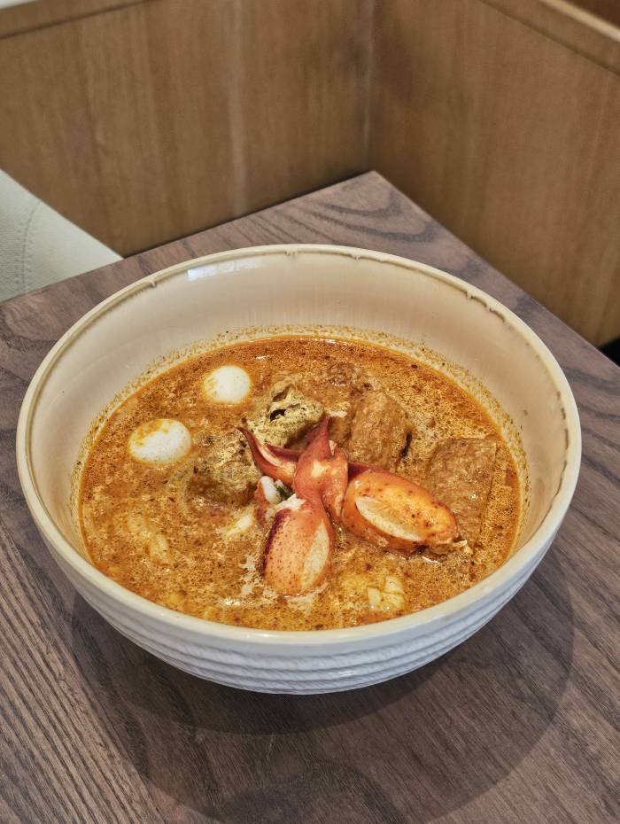 lobster laksa chatterbox