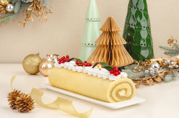 one 15 marina log cake