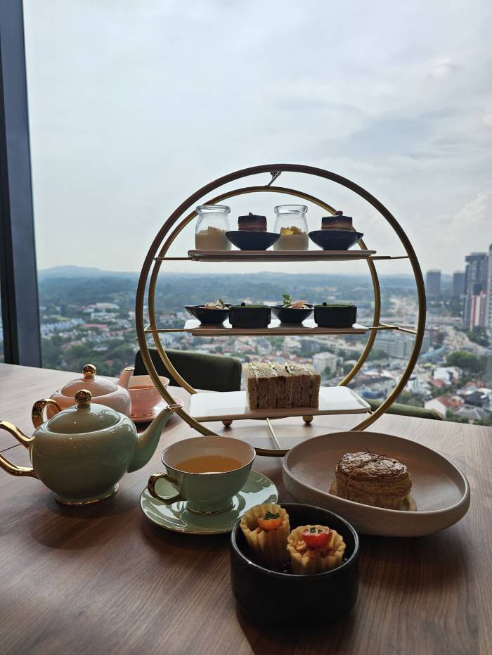 sky22 afternoon tea