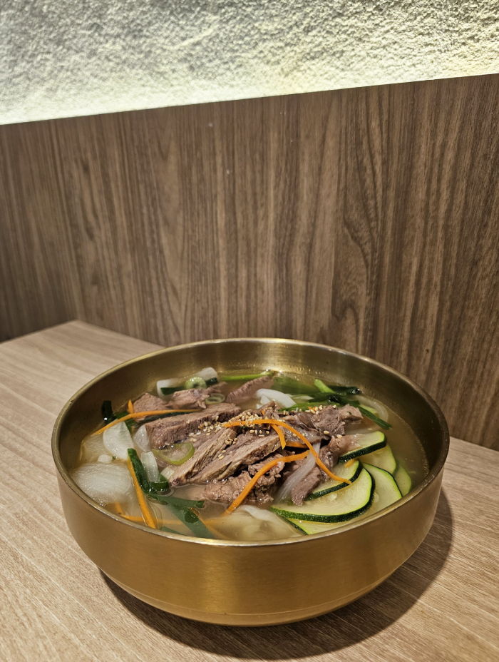 Slow-Cooked Sliced Beef Kalguksu