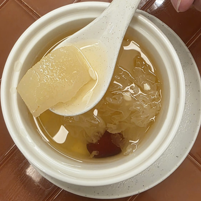 Double-Boiled Pear with Snow Fungus and Red Dates
