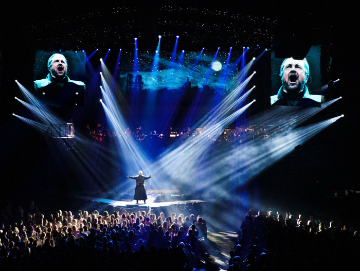 les miserables the arena spectacular projections