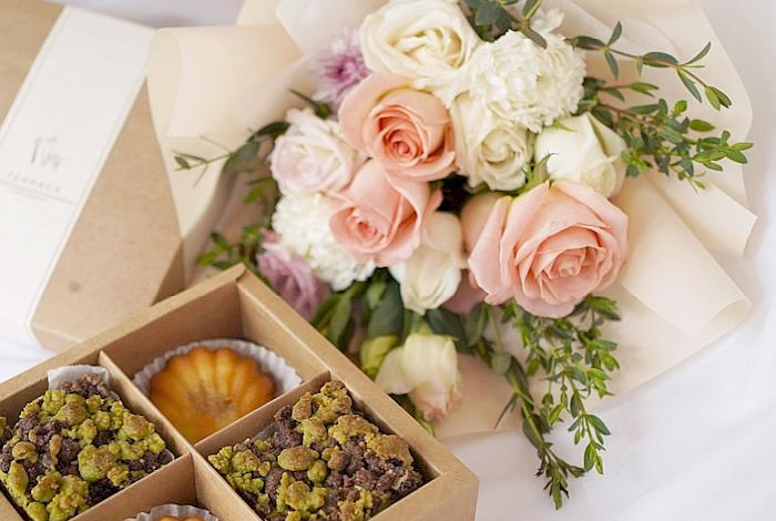 24-hr-city-florist-cake-and-flowers