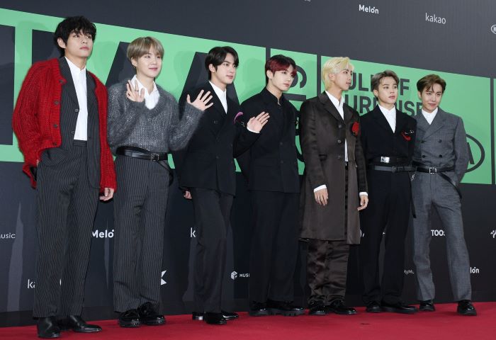 BTS-LV-AW21-Melon-Music-Awards-19-Prada