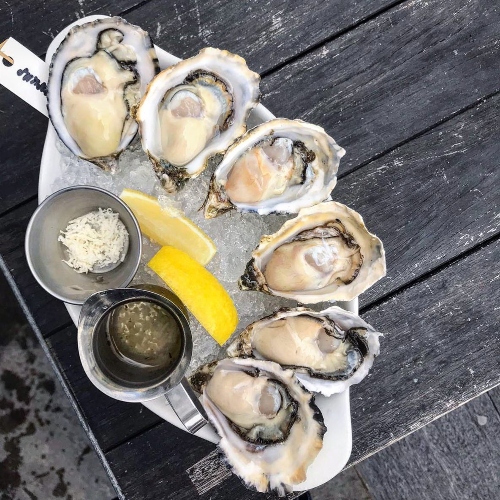Humpback Fresh Oysters in Singapore