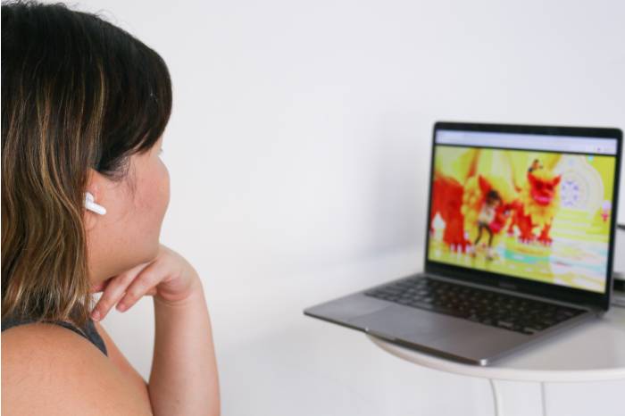 LG TONE Free T90 review with movie