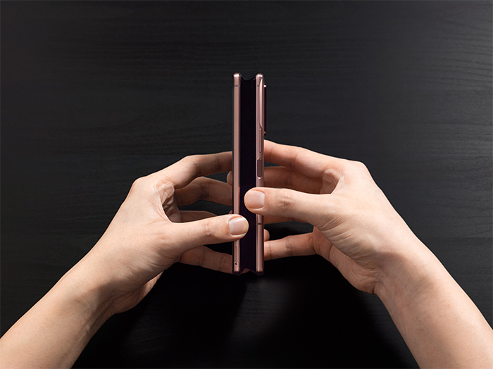 Samsung-Galaxy-Z-Fold2-singapore-5