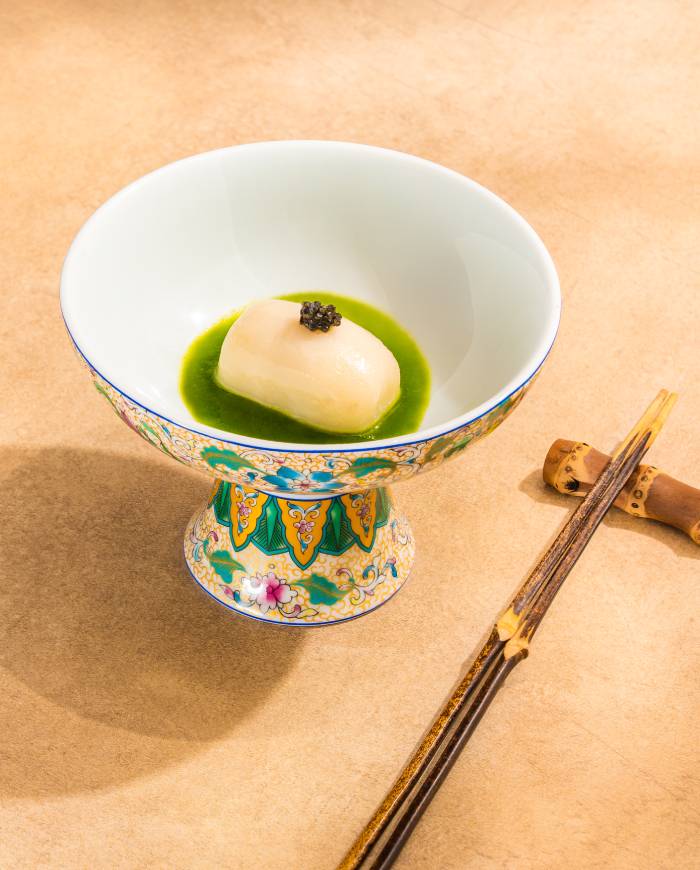 Steamed Glutinous Rice Dumping with Caviar and Spring Onion Dressing (1)