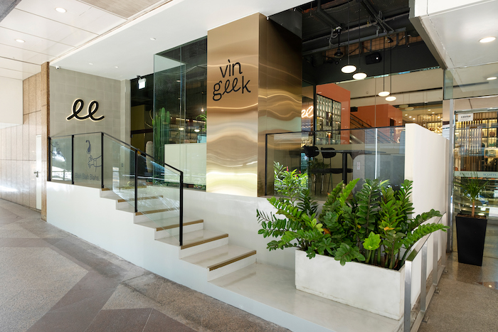 Vin Geek - Wine Bar & Retail Concept