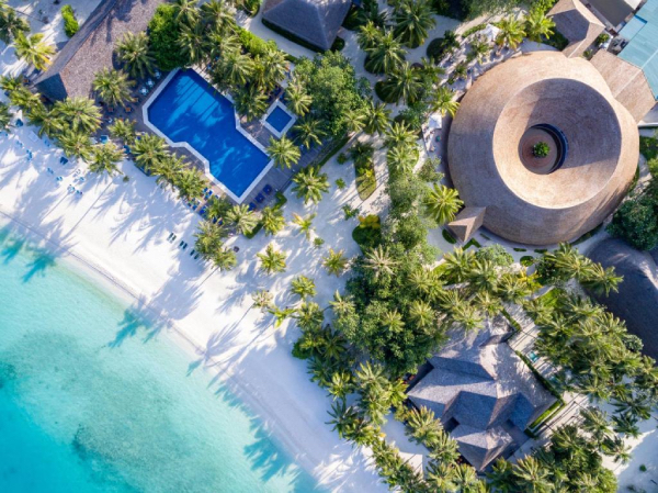 all-inclusive maldives resort - meeru island resort and spa