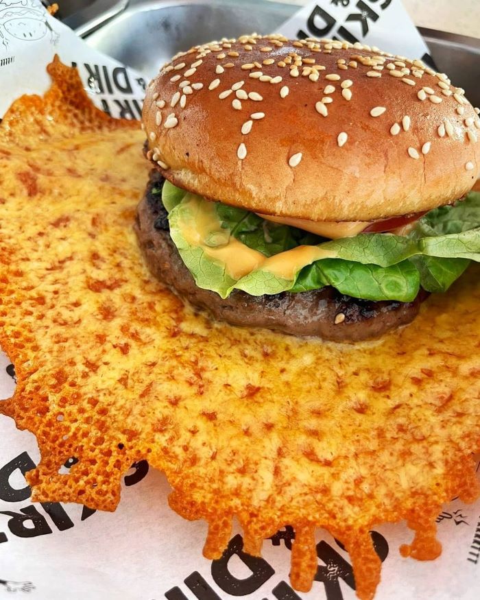 best-burgers-singapore-skirtanddirt-cheese-skirt-burger1