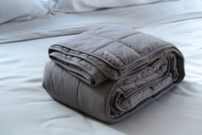 best-cooling-weighted-blankets-weavvehome-weighted-blanket-lyocell