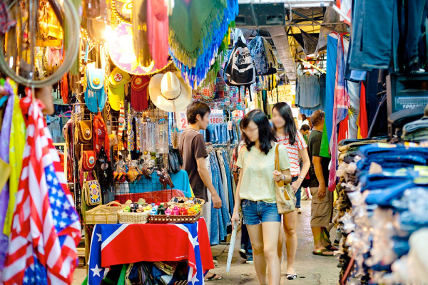 best night markets in bangkok - chatuchak weekend market