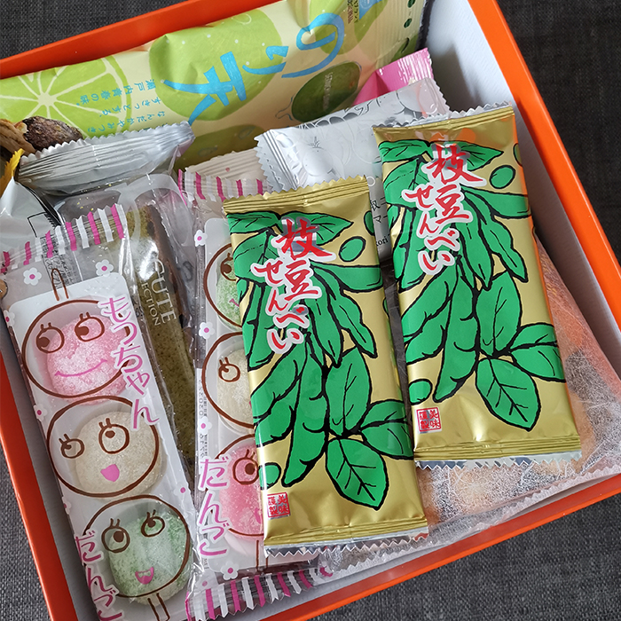 buy-japanese-snacks-online-bokksu-3
