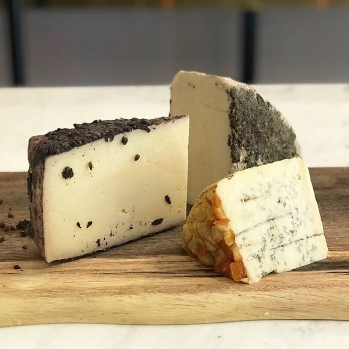 cheese-platter-grazing-box-singapore-cheese-artisans