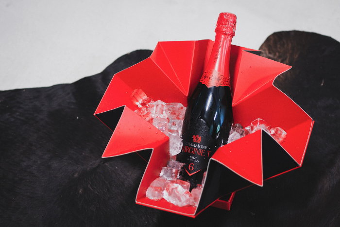 christmas-gifts-for-foodies-emperor-champagne