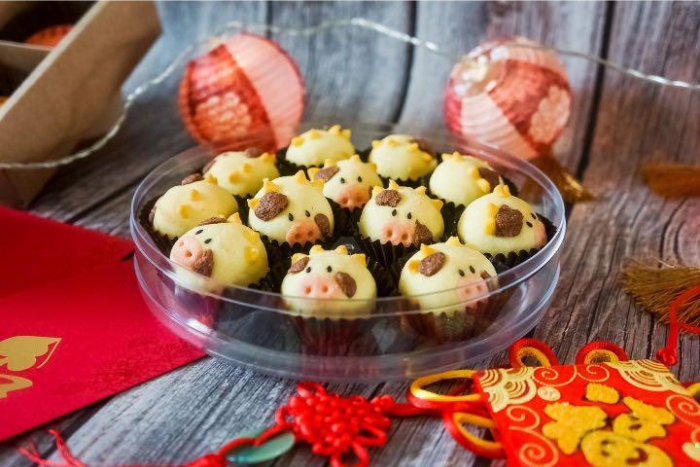 cow-shaped-pineapple-tarts-carousell-ackos