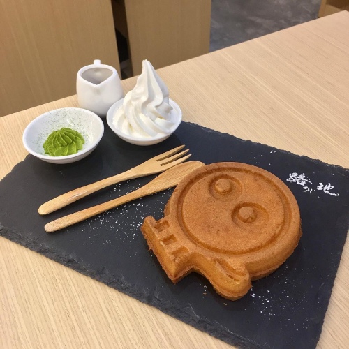 cute artisanal desserts singapore roji monster ice cream monster waffle