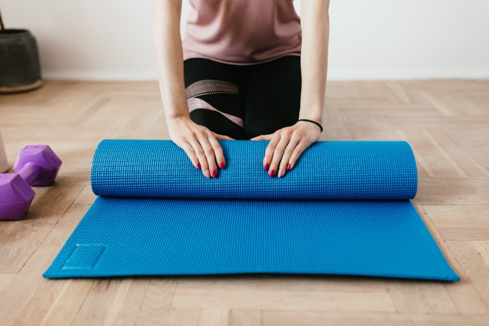 folding yoga mat photo source karolina grabowska pexels