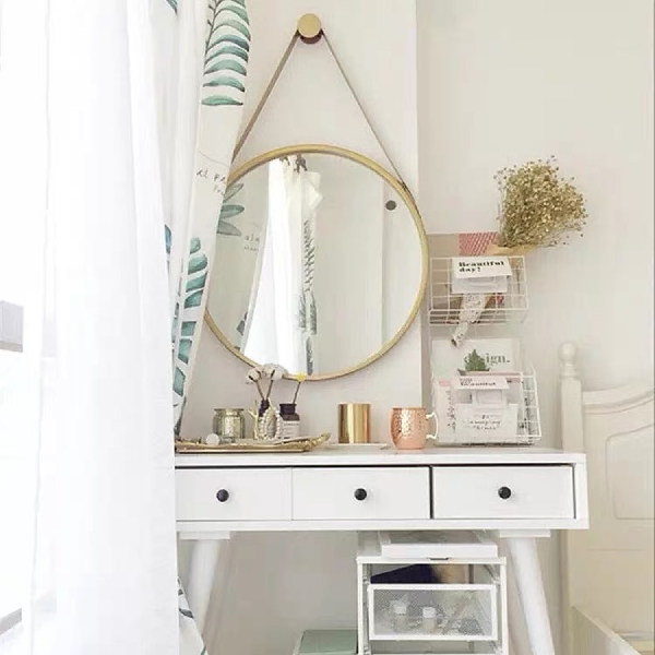 hanging wall mirror