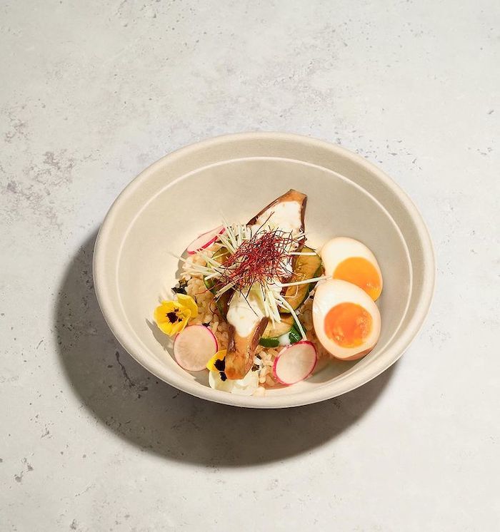 healthy food delivery bamboo bowls