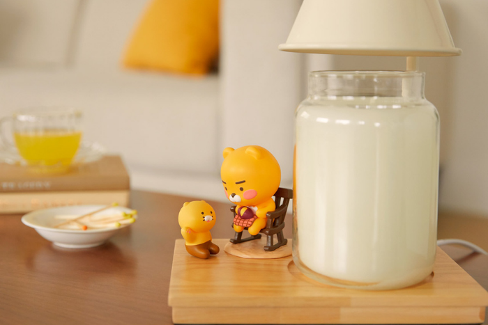 kakao-friends-candle-warmer-close-up-switched-off