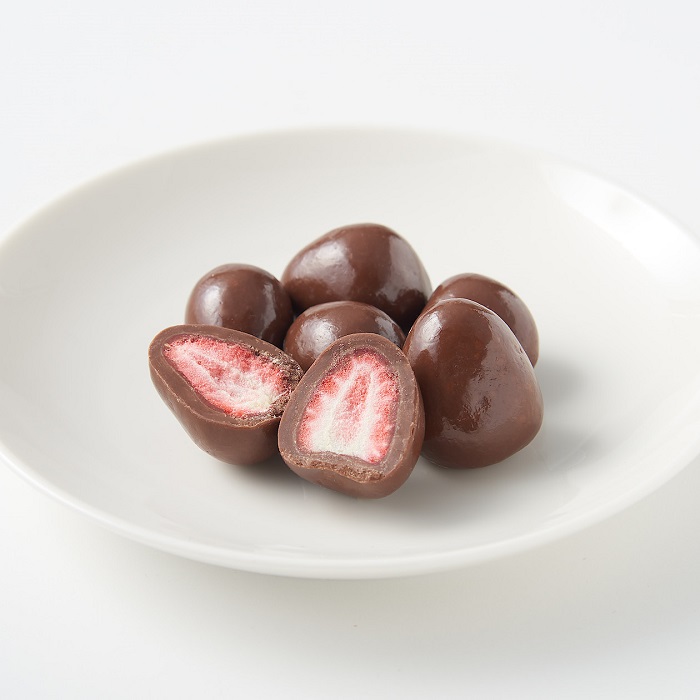 muji-singapore-shopee-chocolate coated strawberry