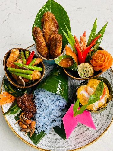 national-day-menu-promotions-Nasi-Lemak-Set-closeup