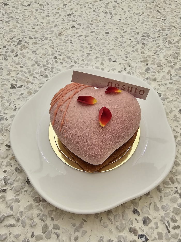 nesuto ispahan entremet