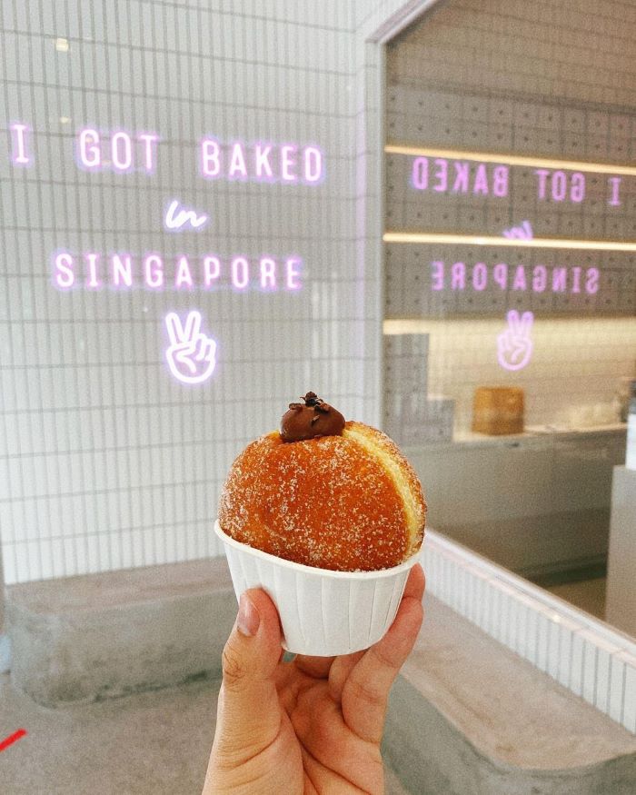 new-cafes-bakeries-singapore-mr-holmes-bakehouse-cruffin-1