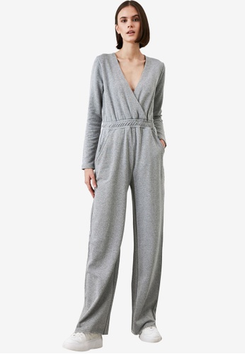 pantone-ultimate-grey-jumpsuit