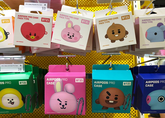 play line friends store airpods pro cases
