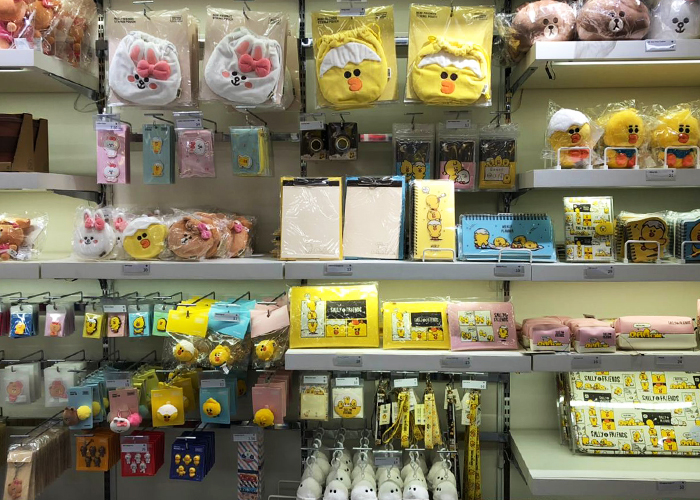 play line friends store sally wall