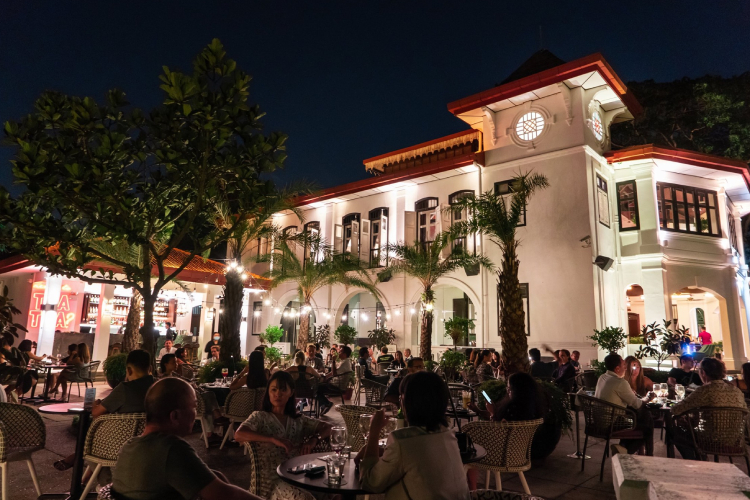 romantic restaurants singapore the alkaff mansion