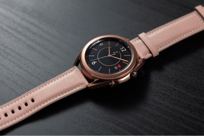 samsung-galaxy-series-watch3-flatlay