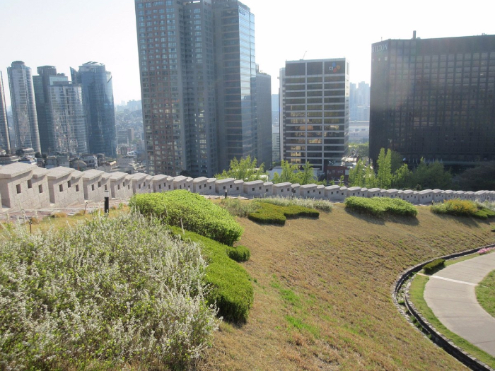 seoul instagram spots - baekbeom square park