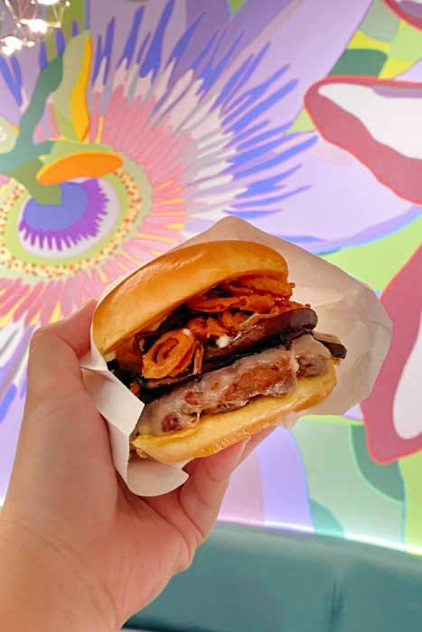 shake shack gardens by the bay roasted garlic mushroom burger full