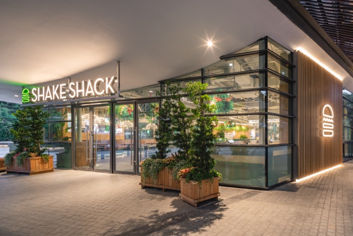 shake shack gardens by the bay storefront