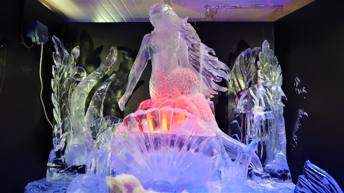 snow city ice hotel gallery 3