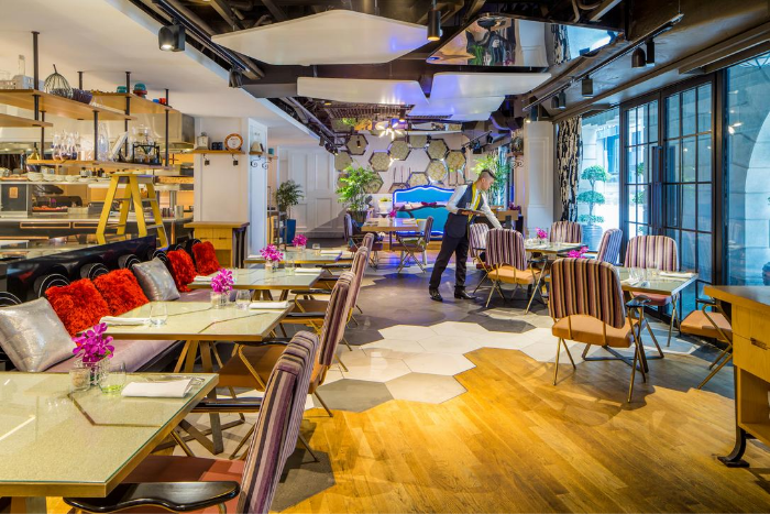 so-sofitel-singapore-xperience-restaurant-interior