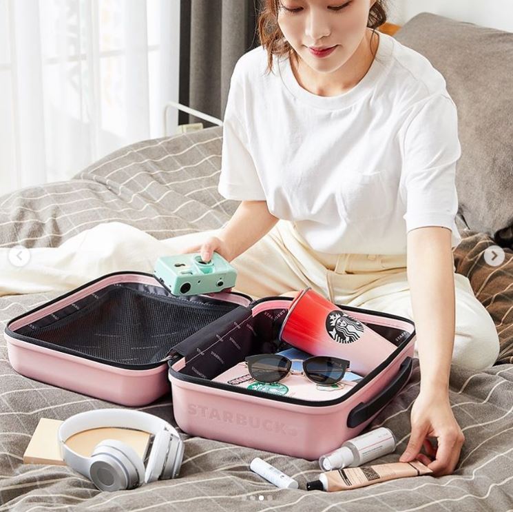 starbucks-cabin-luggage-millennial-pink