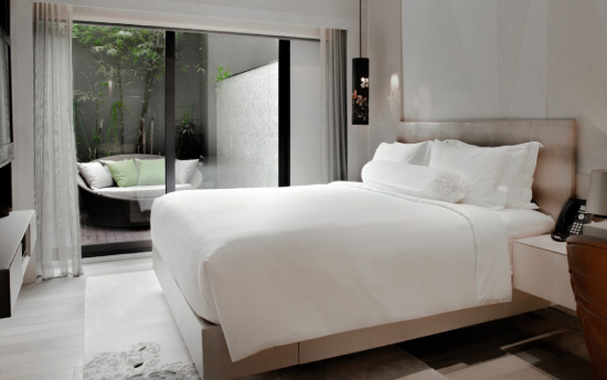 hotel room in Naumi Hotel