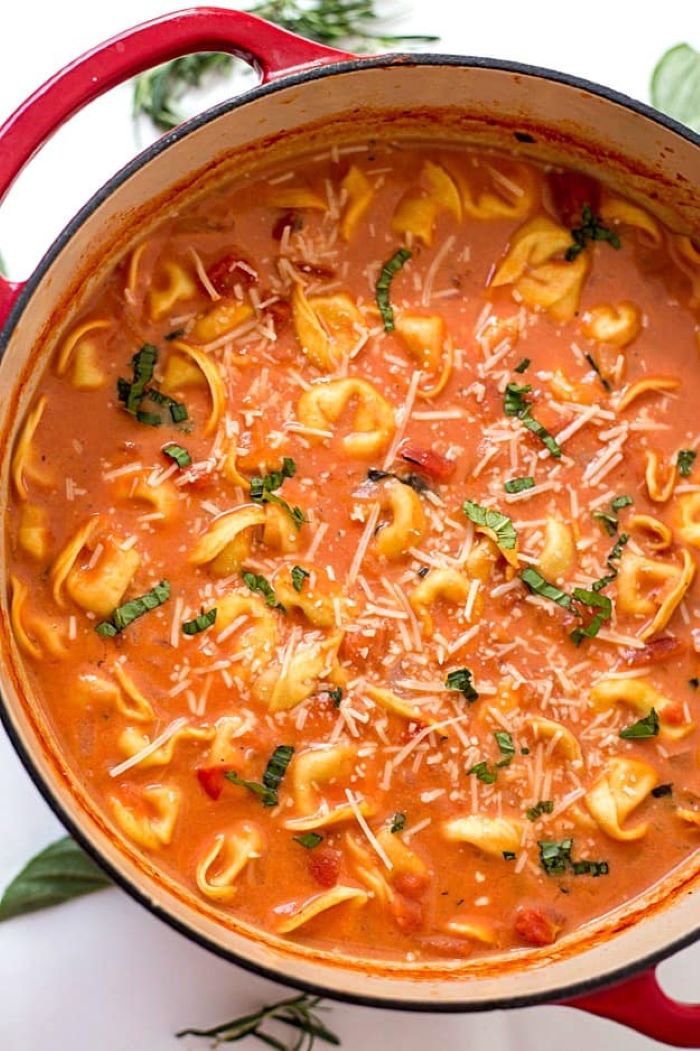 stews-soups-one-pot-tomato-tortellini-soup